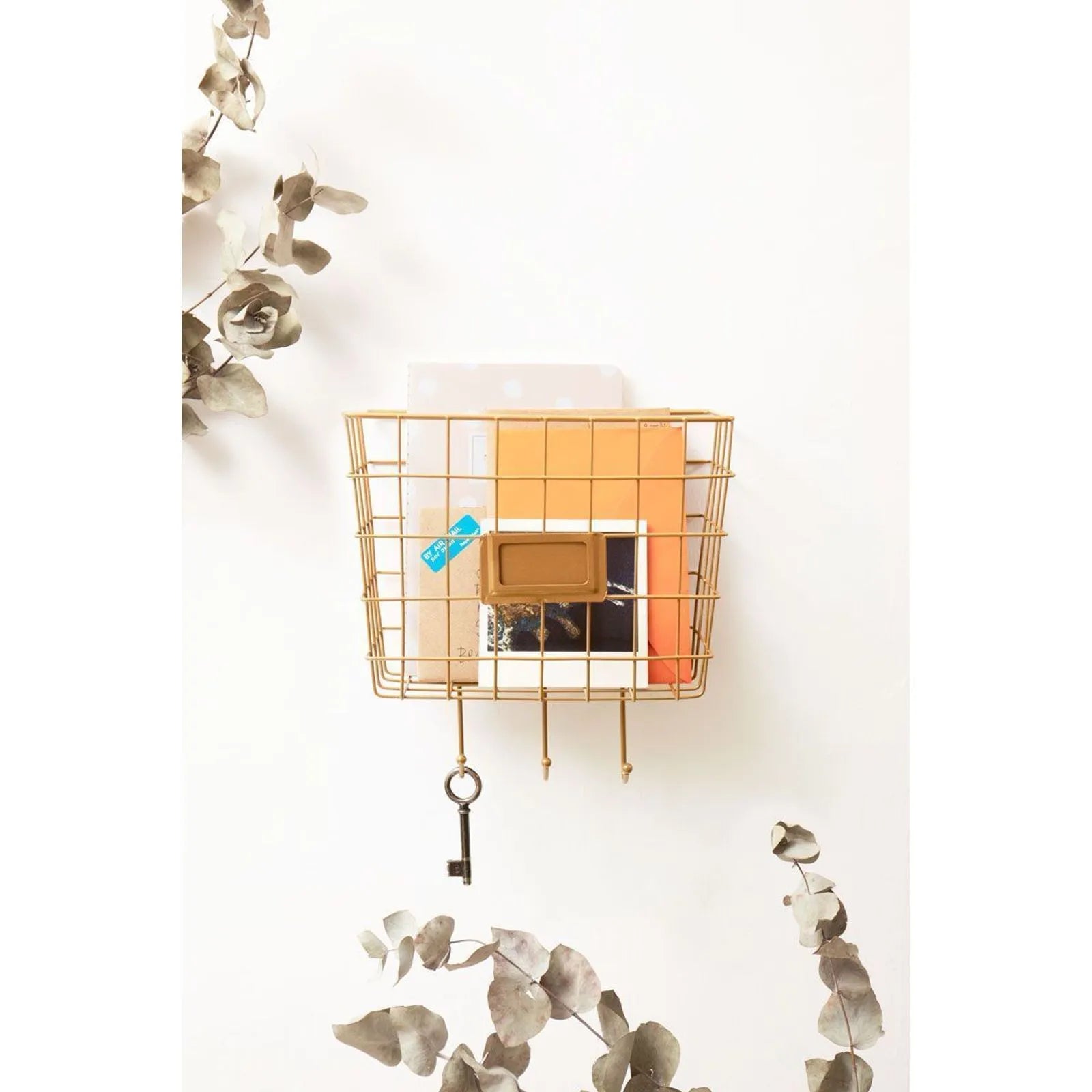 Gold grid wall organizer